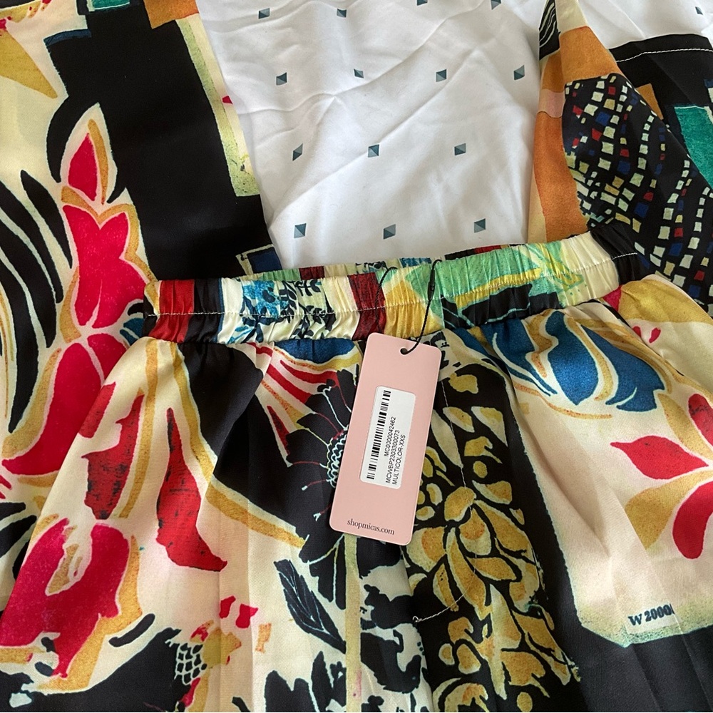 ▪️NWT Micas straight leg floral trousers▪️ - Picture 2 of 4